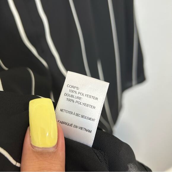 ASTR The Label Short Sleeve Deep V Striped Romper Black White Size Large - Picture 13 of 15